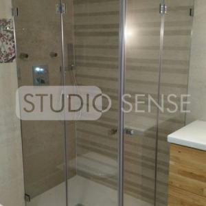 Clear Glass Shower Enclosure