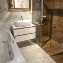Шкаф за баня Contour 70 с дървени бленди 