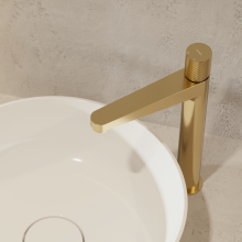 Висок златен смесител за мивка за баня Contour 245 Brushed Gold 